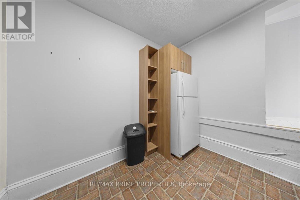 2 - 155 STEWART STREET - Photo 6