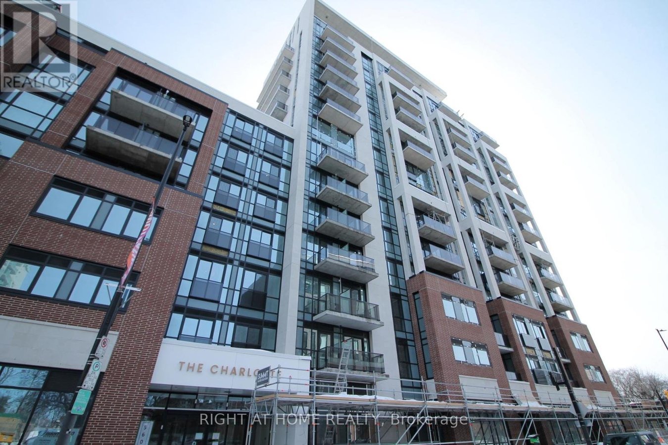 1004 - 560 RIDEAU STREET - Photo 1