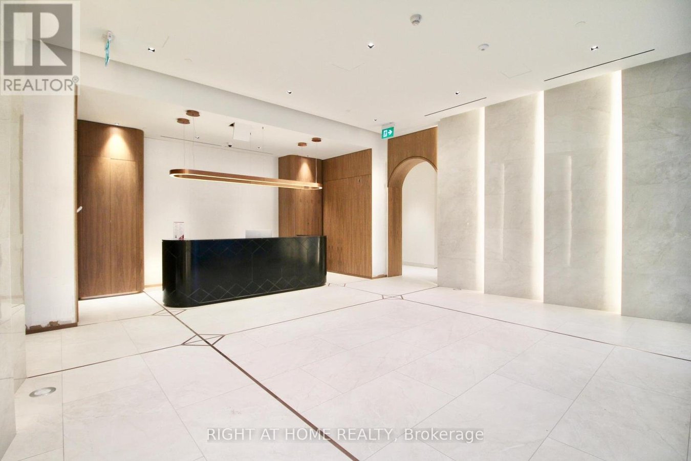 1004 - 560 RIDEAU STREET - Photo 2