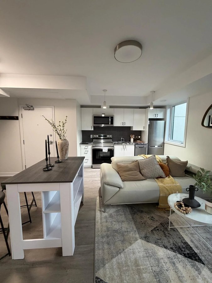 994 Bronson Avenue - Photo 6