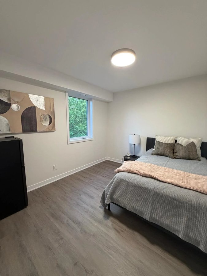 994 Bronson Avenue - Photo 8