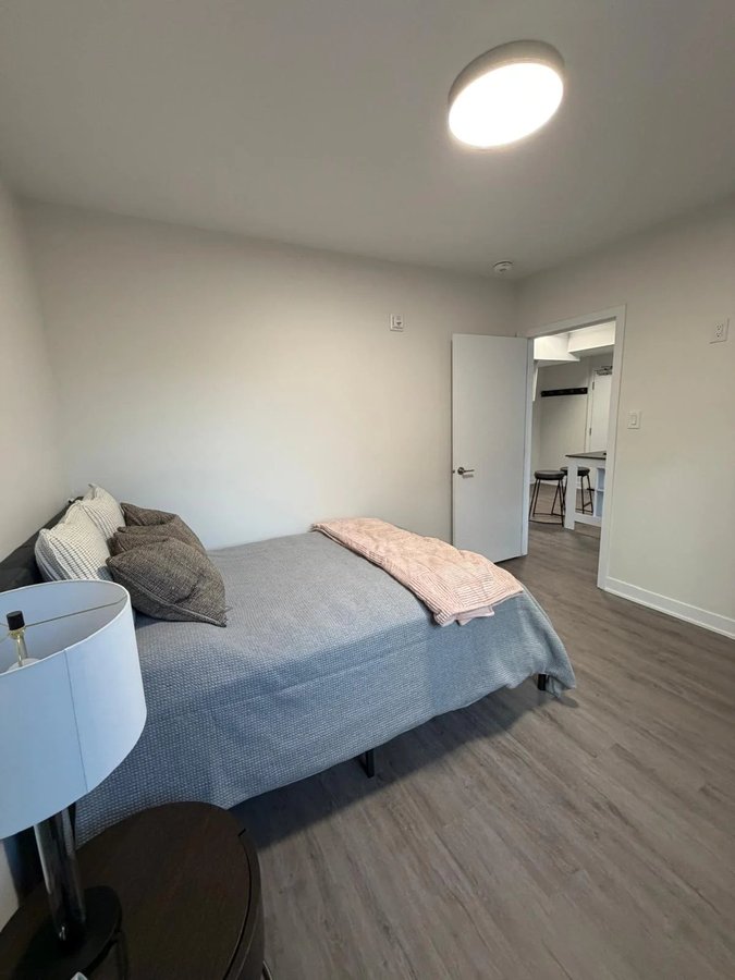 994 Bronson Avenue - Photo 10