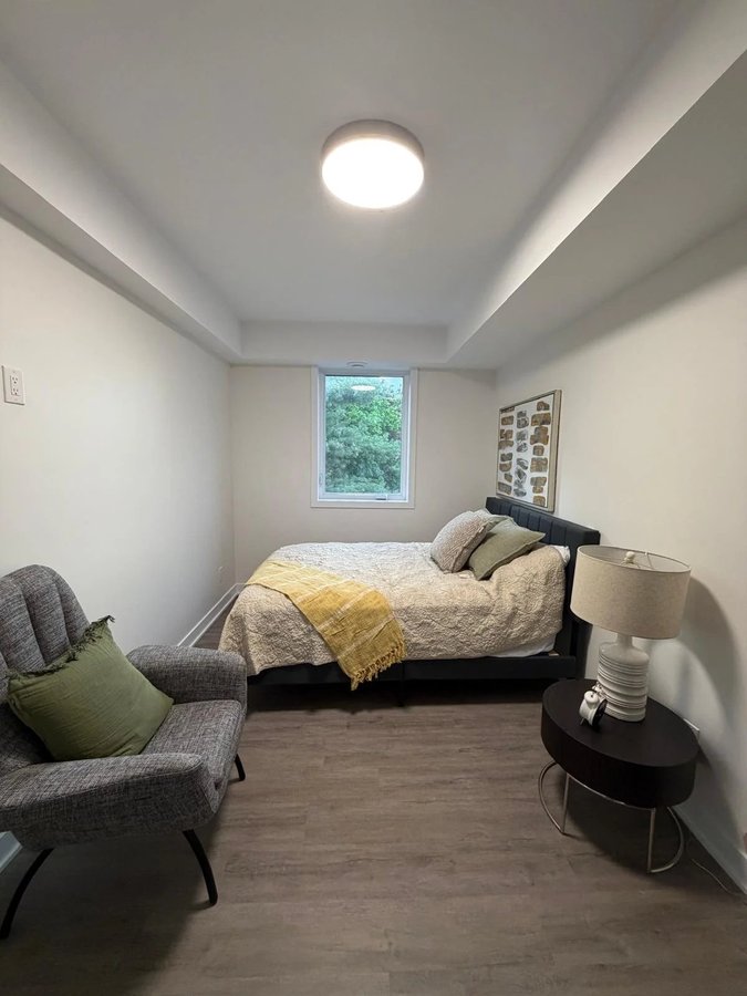 994 Bronson Avenue - Photo 14