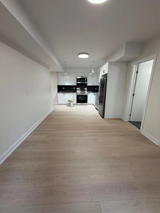 994 Bronson Avenue - Photo 4