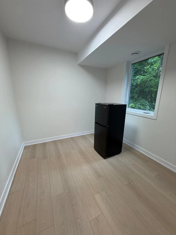 994 Bronson Avenue - Photo 5