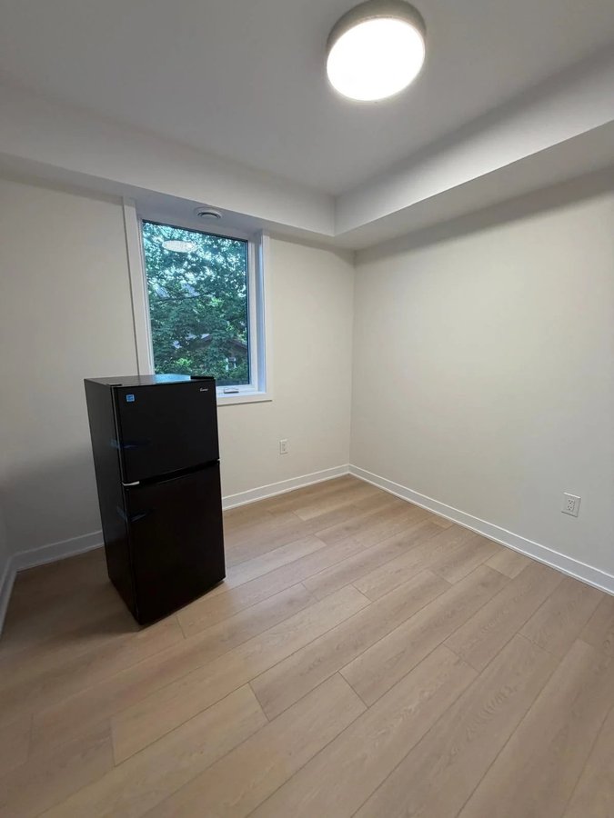 994 Bronson Avenue - Photo 7