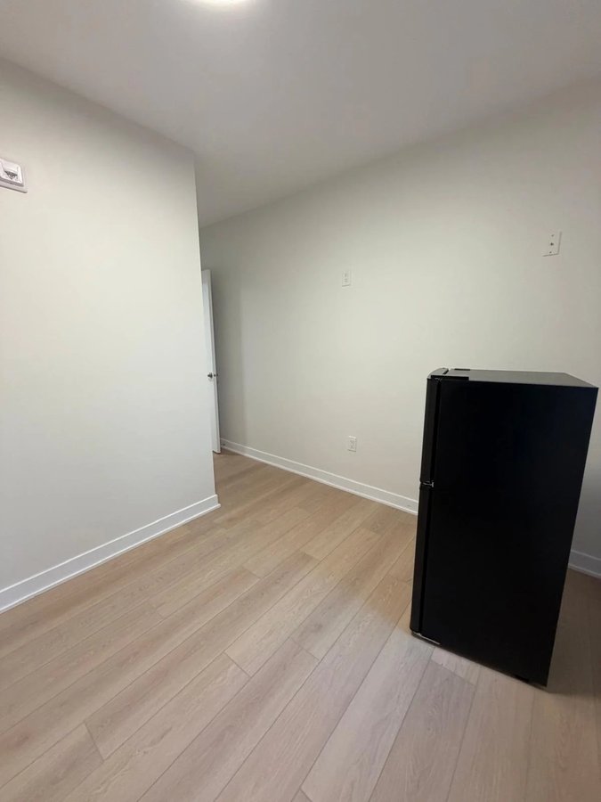 994 Bronson Avenue - Photo 8