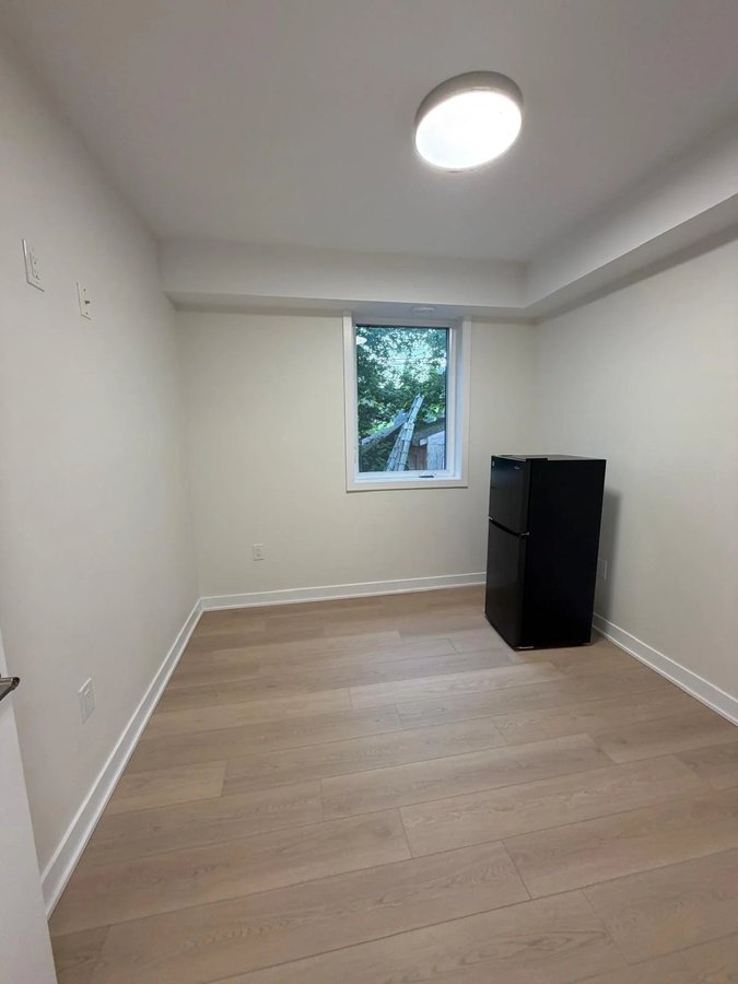 994 Bronson Avenue - Photo 12