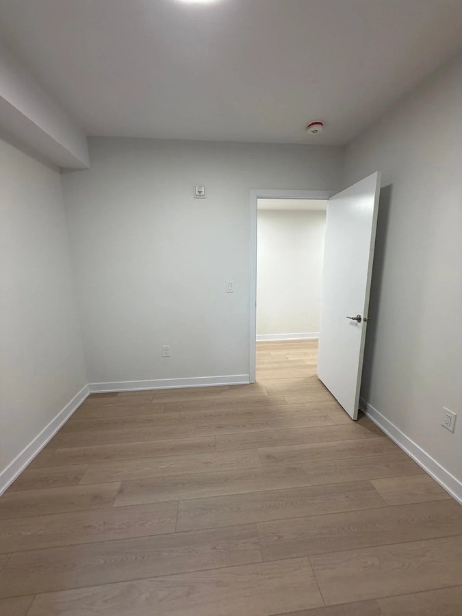 994 Bronson Avenue - Photo 13