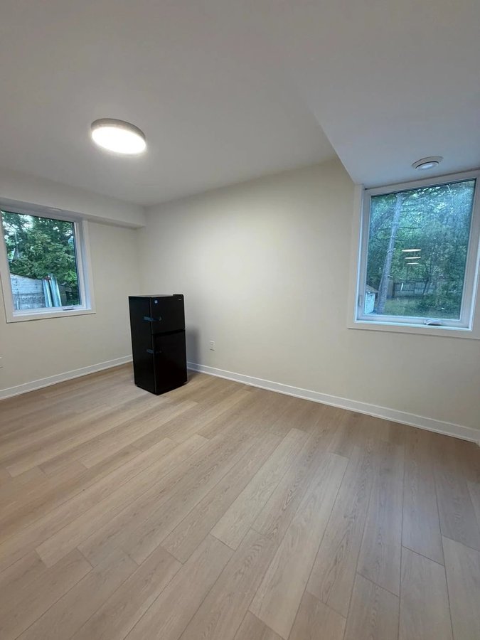 994 Bronson Avenue - Photo 14
