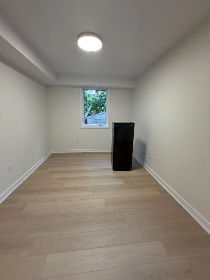 994 Bronson Avenue - Photo 15