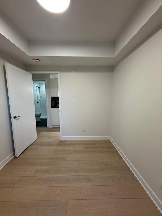 994 Bronson Avenue - Photo 9