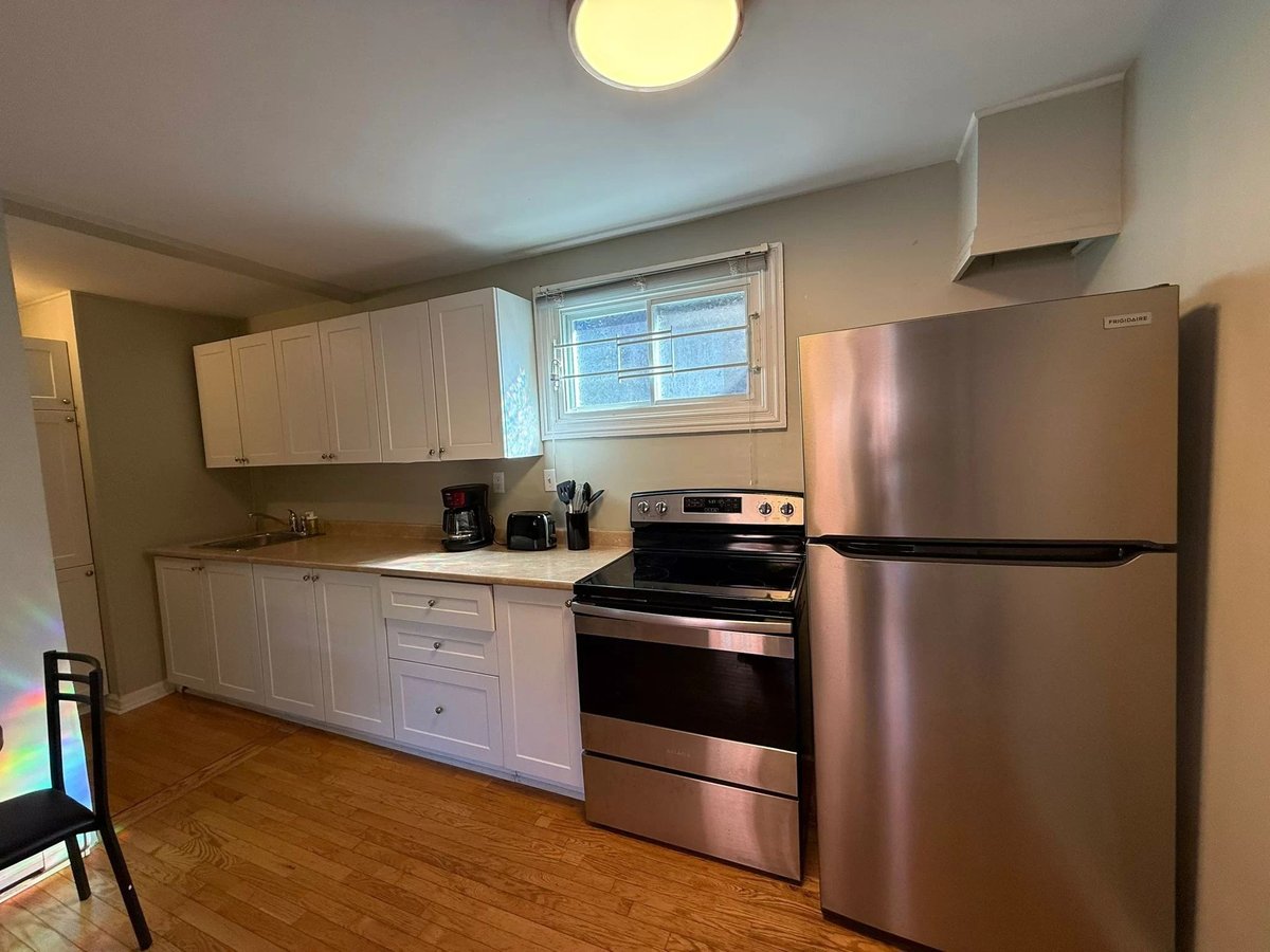 484 Gladstone Avenue - Photo 3