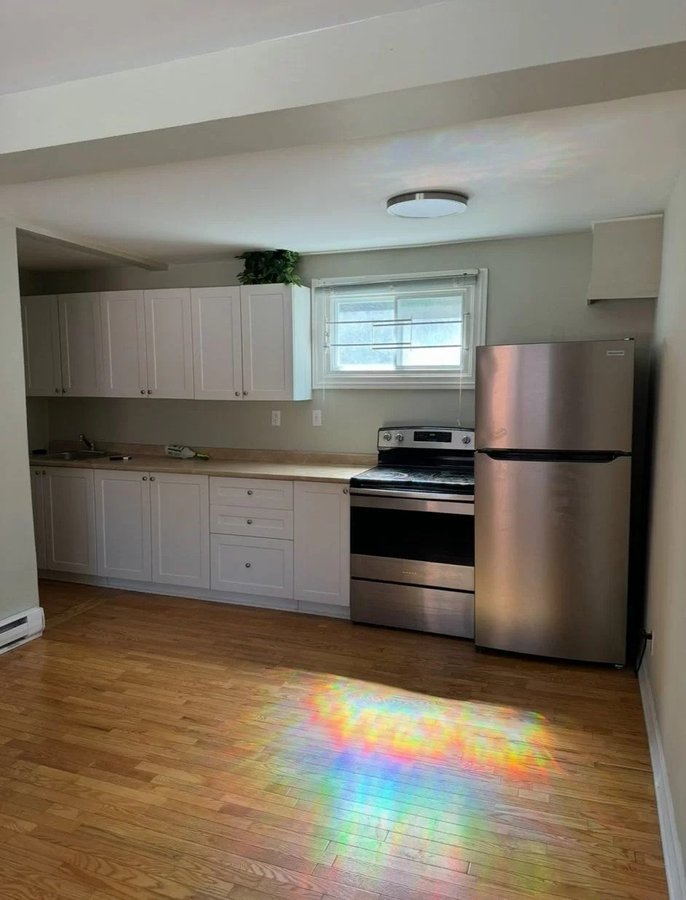 484 Gladstone Avenue - Photo 9