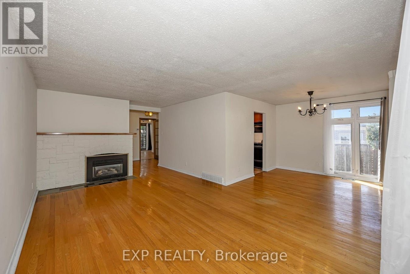 21 SOUTHVIEW CRESCENT - Photo 8