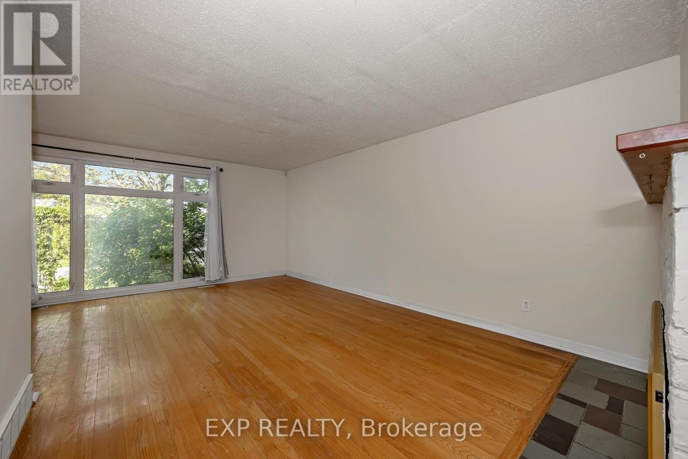21 SOUTHVIEW CRESCENT - Photo 10