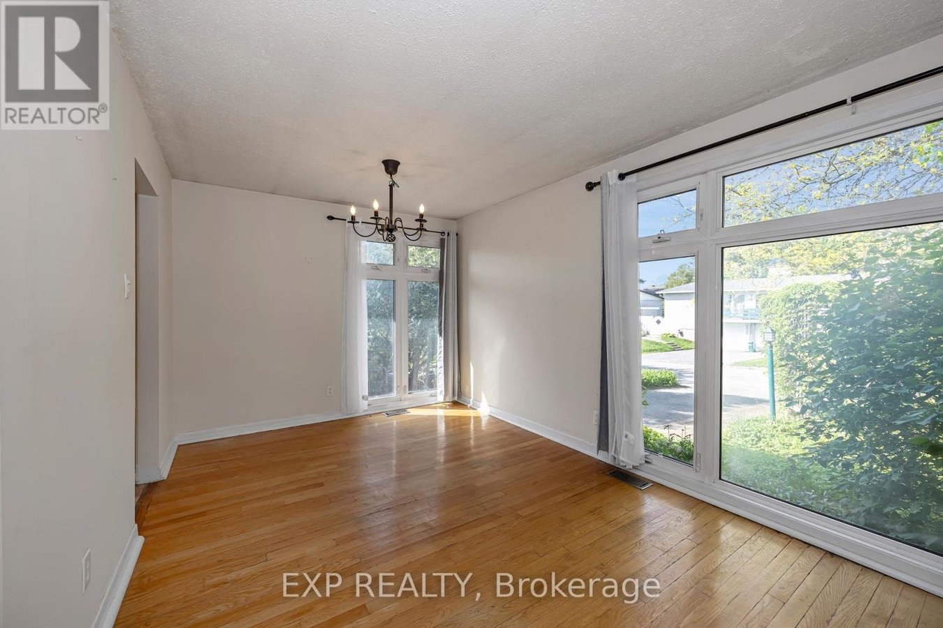 21 SOUTHVIEW CRESCENT - Photo 16