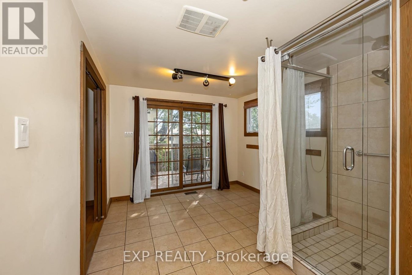 21 SOUTHVIEW CRESCENT - Photo 17