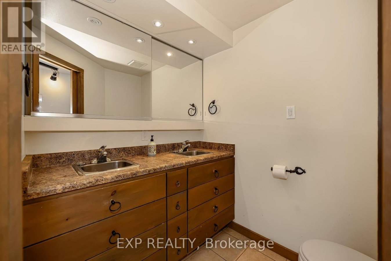 21 SOUTHVIEW CRESCENT - Photo 21