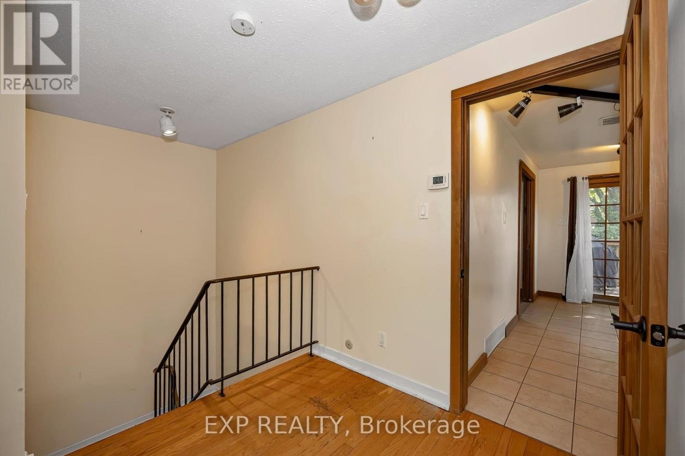 21 SOUTHVIEW CRESCENT - Photo 22