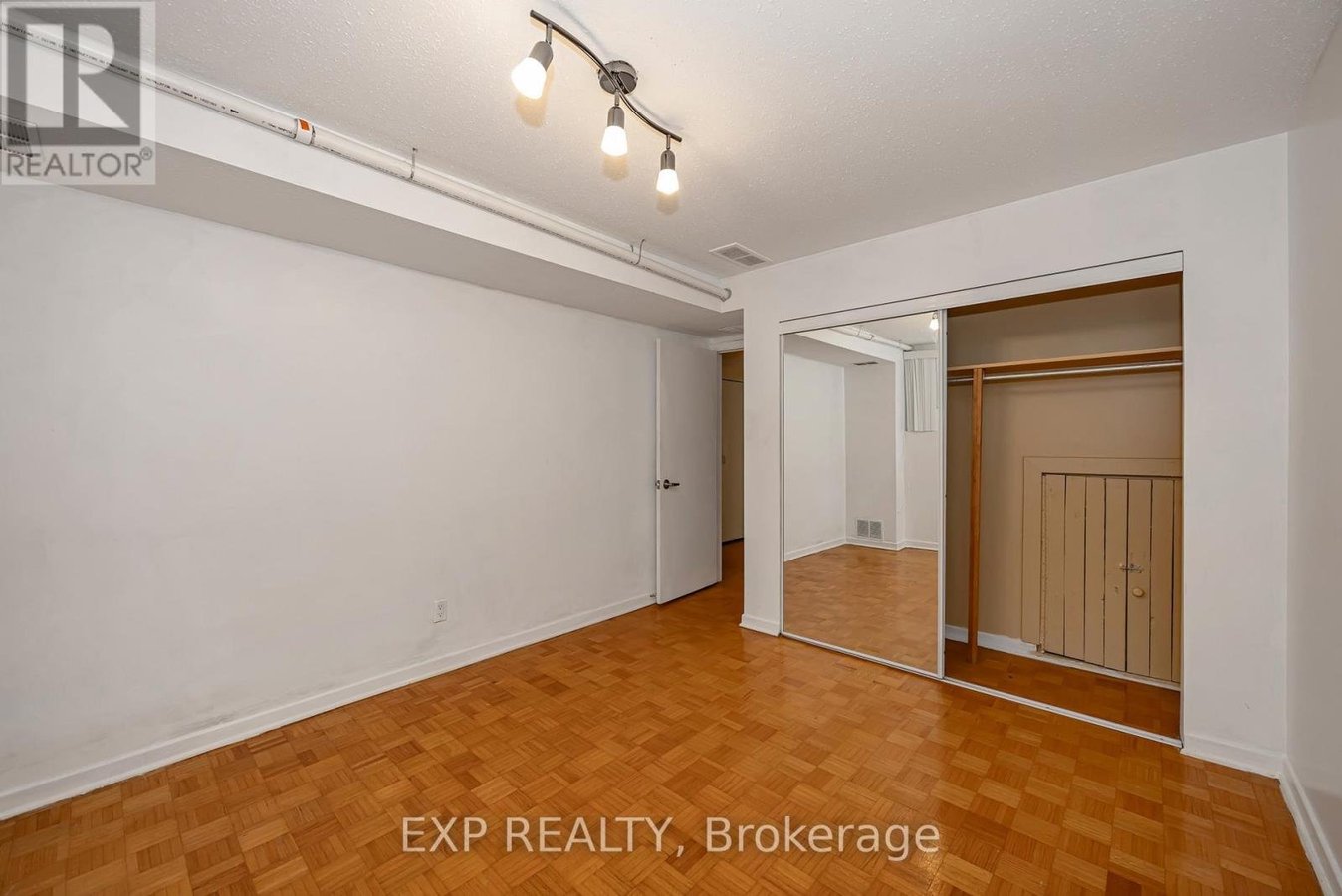 21 SOUTHVIEW CRESCENT - Photo 25
