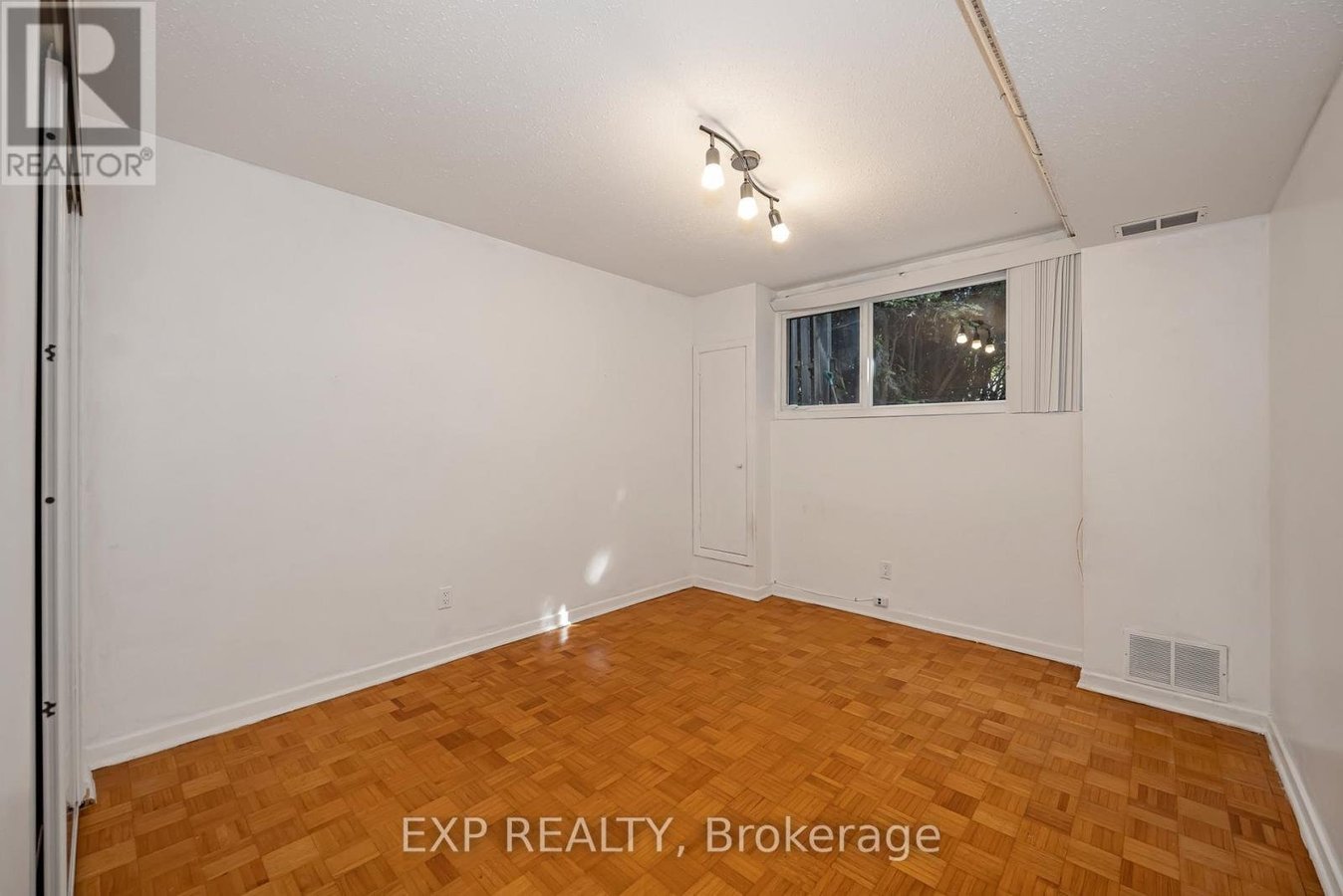 21 SOUTHVIEW CRESCENT - Photo 26