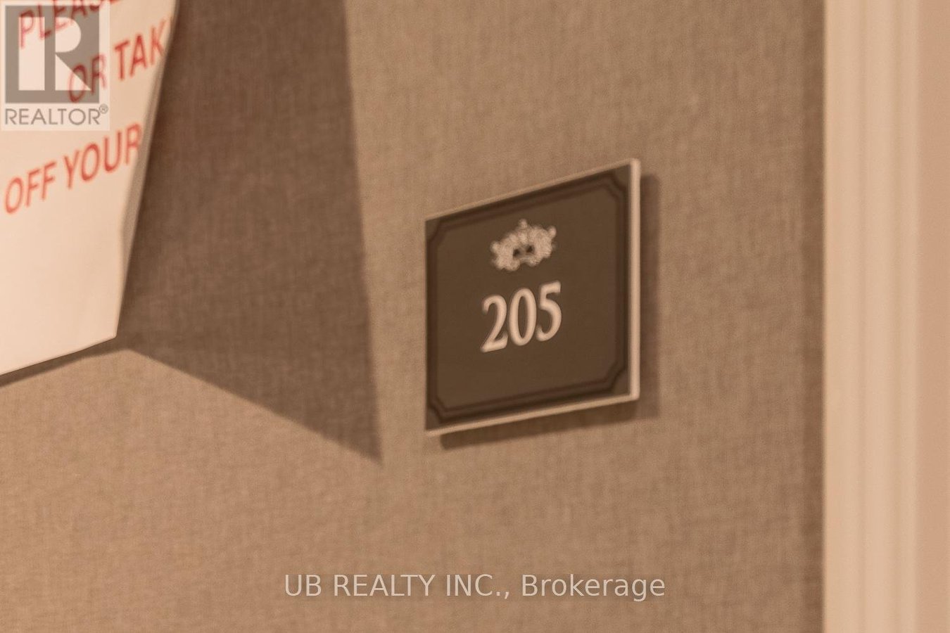 205 - 1451 WELLINGTON STREET W - Photo 2