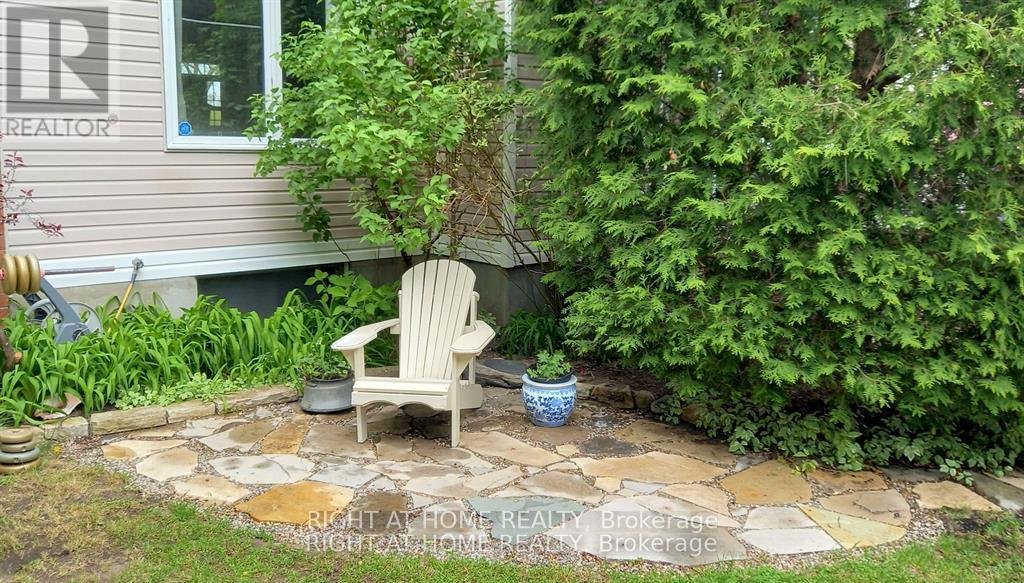 142 WINDHURST DRIVE - Photo 3