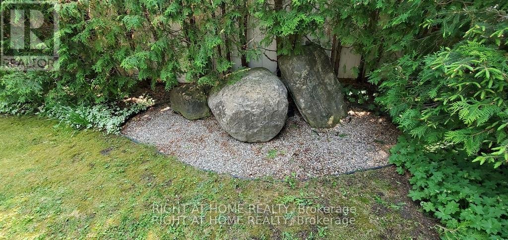 142 WINDHURST DRIVE - Photo 4