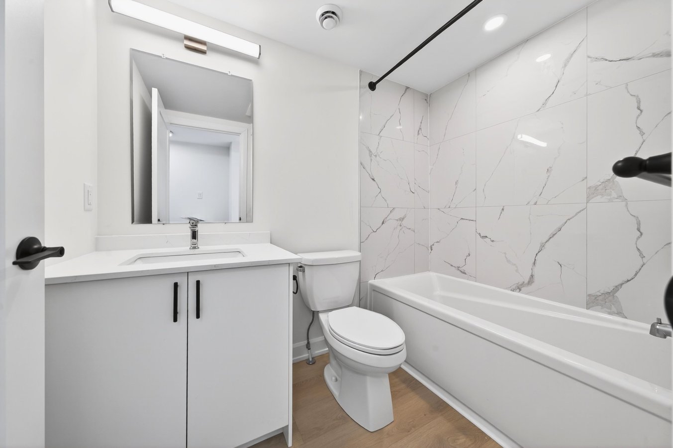 1241 Collins Avenue - Photo 9