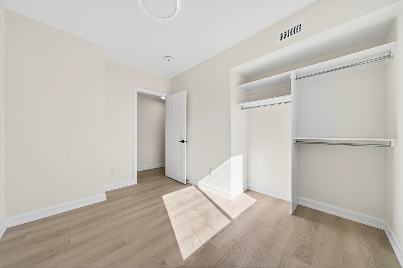 1241 Collins Avenue - Photo 7