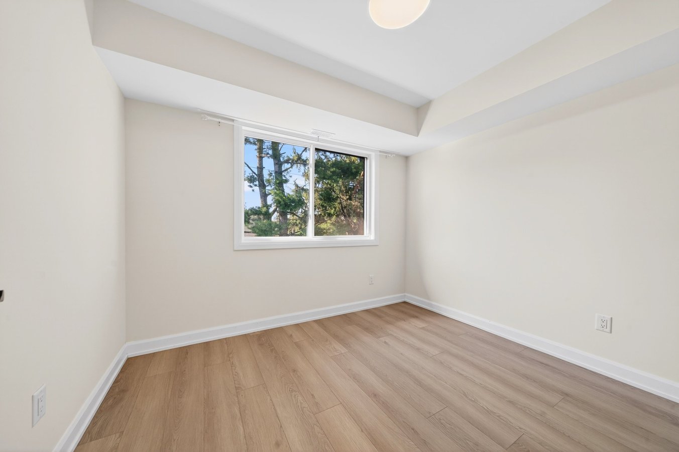 1241 Collins Avenue - Photo 11