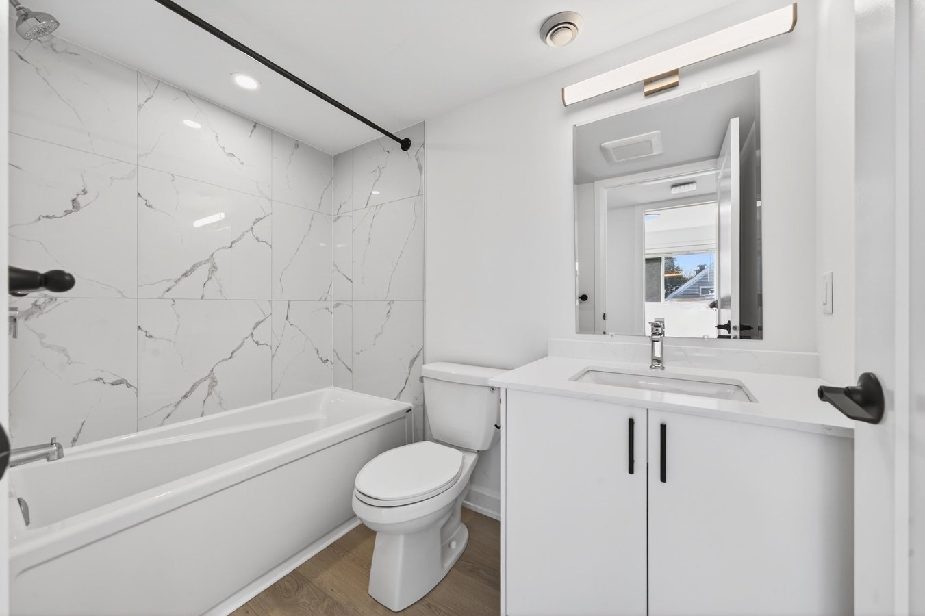 1241 Collins Avenue - Photo 16