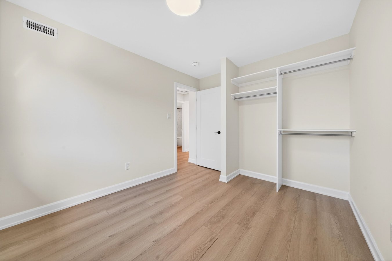 1241 Collins Avenue - Photo 12