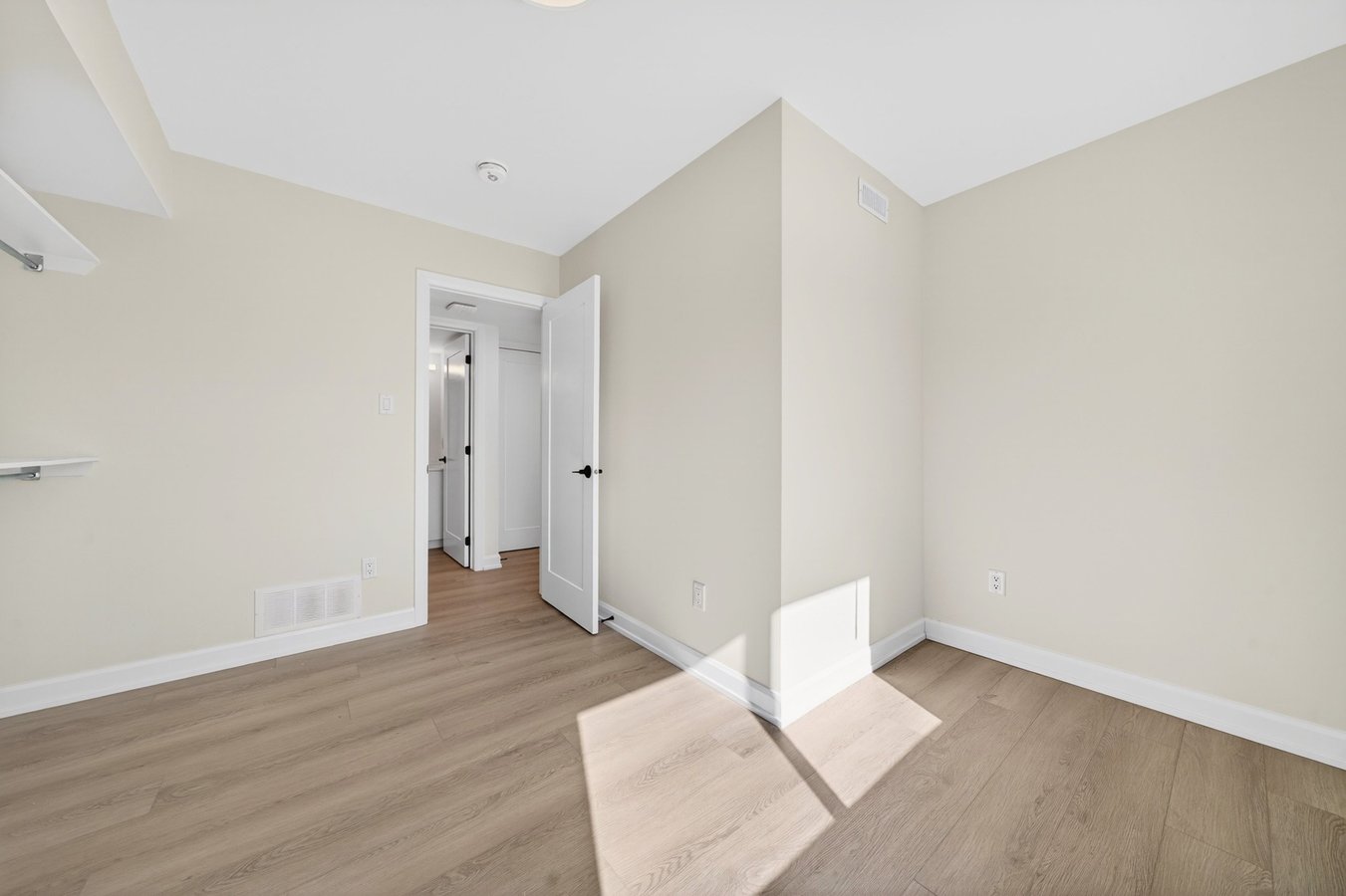 1241 Collins Avenue - Photo 14