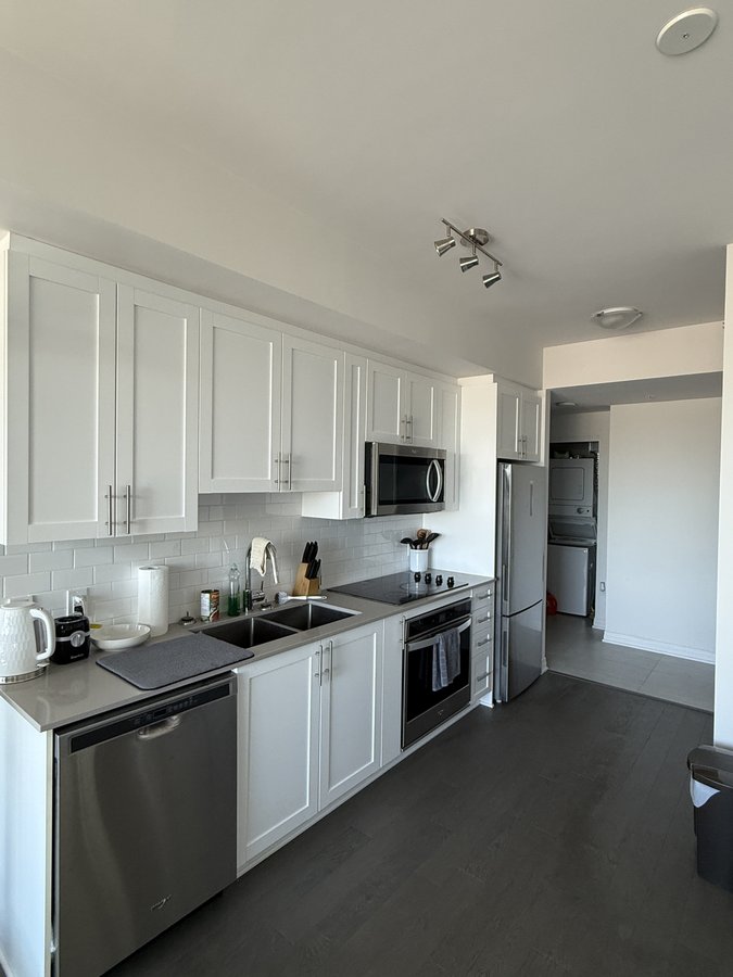 805 Carling Avenue - Photo 3
