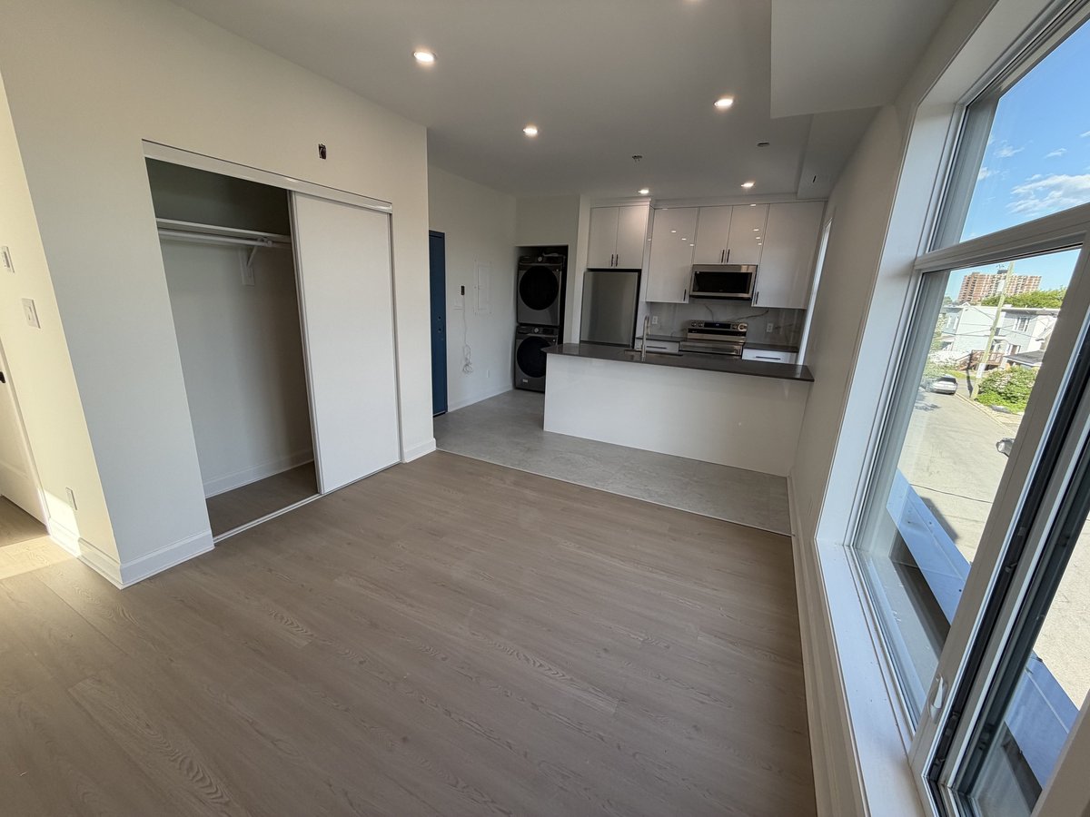 249 Shakespeare Street - Photo 2