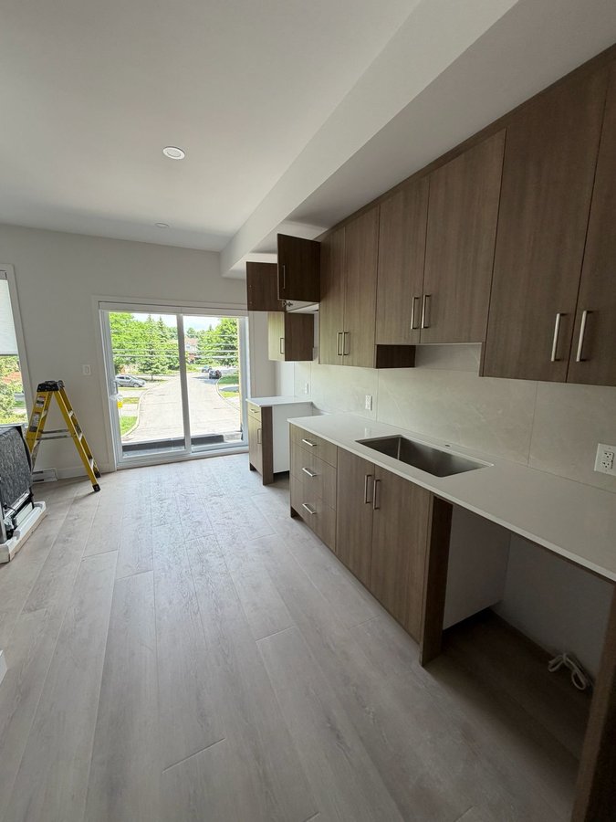 674 De l'Église Street - Photo 2