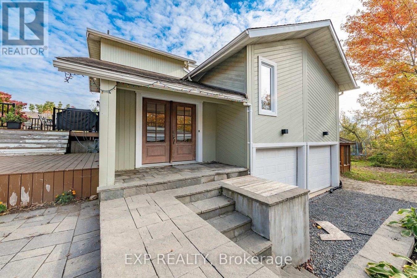1238 BARNWELL CRESCENT - Photo 1