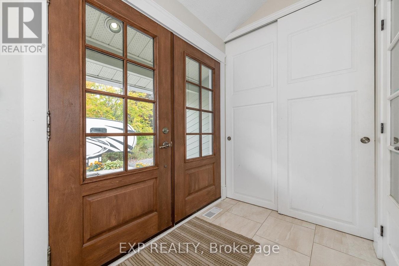 1238 BARNWELL CRESCENT - Photo 3