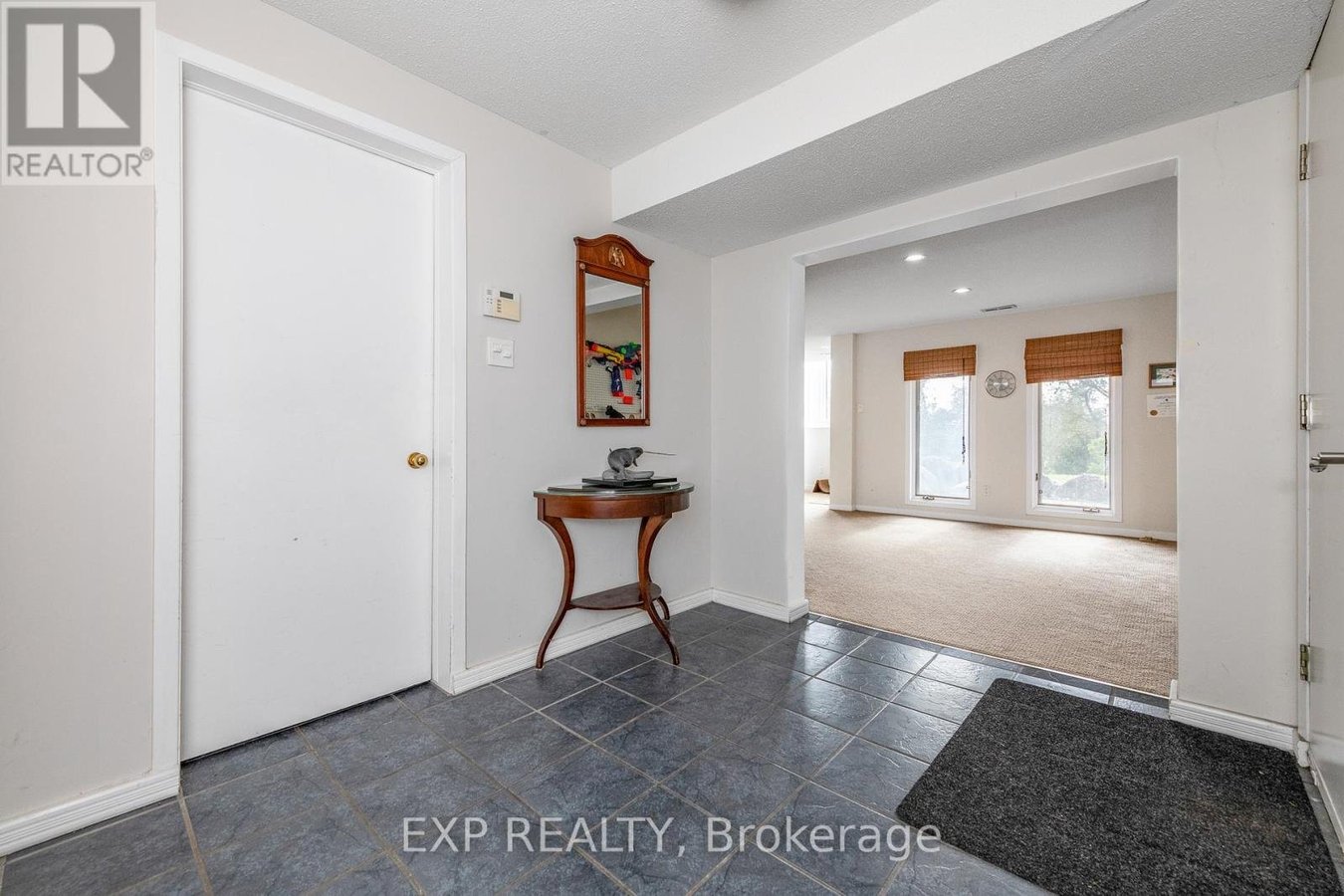 1238 BARNWELL CRESCENT - Photo 5