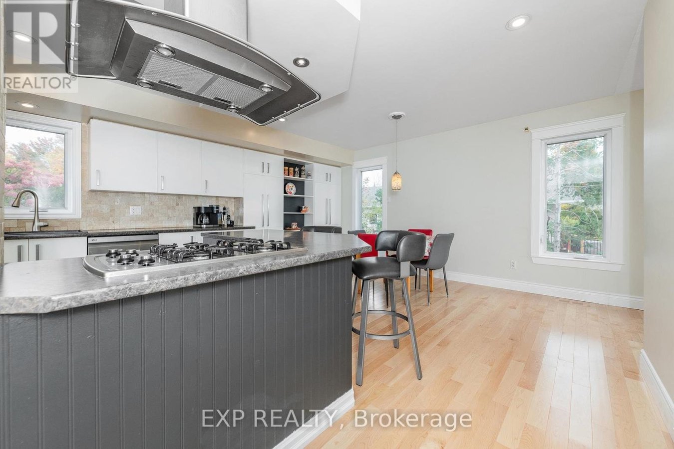 1238 BARNWELL CRESCENT - Photo 9