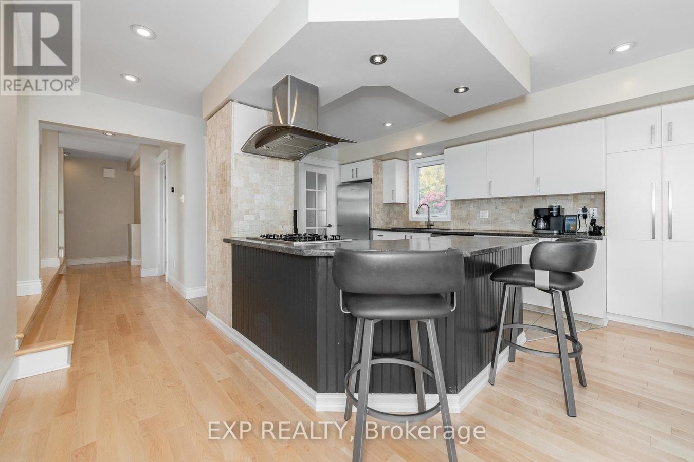 1238 BARNWELL CRESCENT - Photo 11