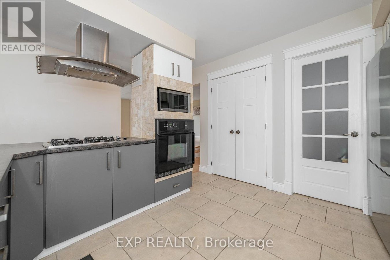 1238 BARNWELL CRESCENT - Photo 12