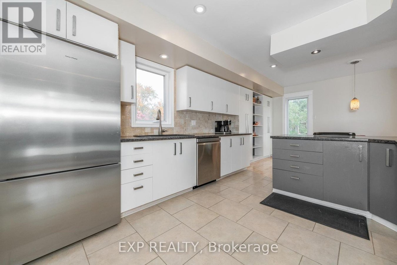 1238 BARNWELL CRESCENT - Photo 13