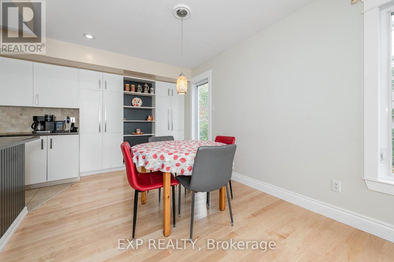 1238 BARNWELL CRESCENT - Photo 15