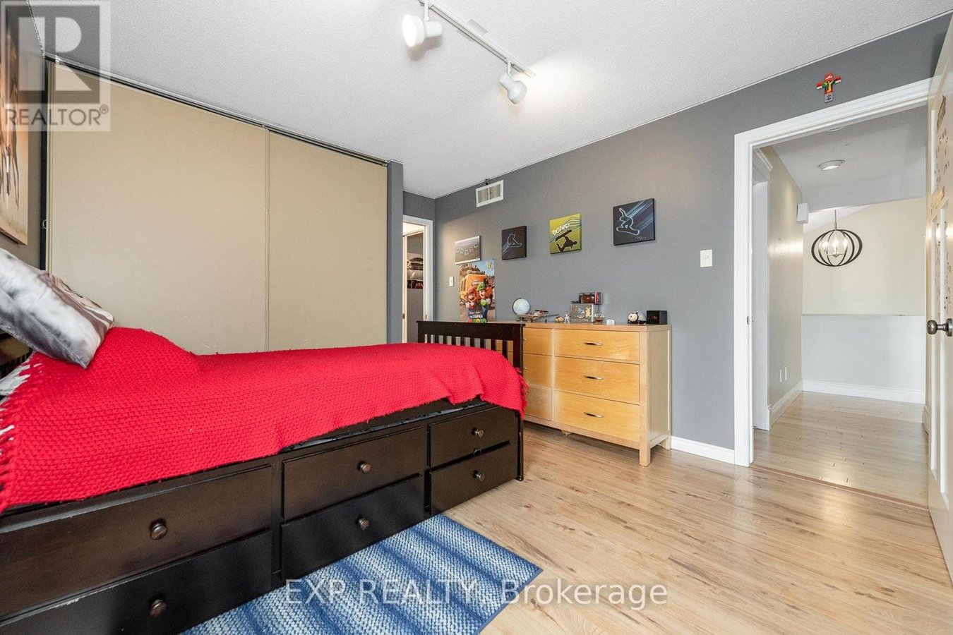 1238 BARNWELL CRESCENT - Photo 33