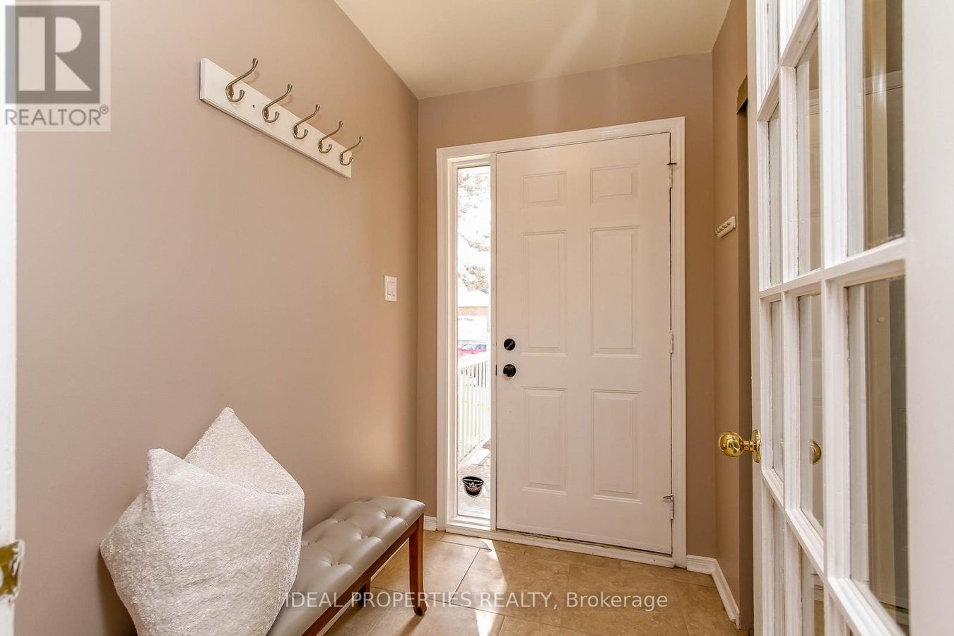 39 HUNTINGS END AVENUE - Photo 3