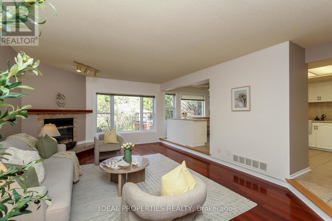 39 HUNTINGS END AVENUE - Photo 12