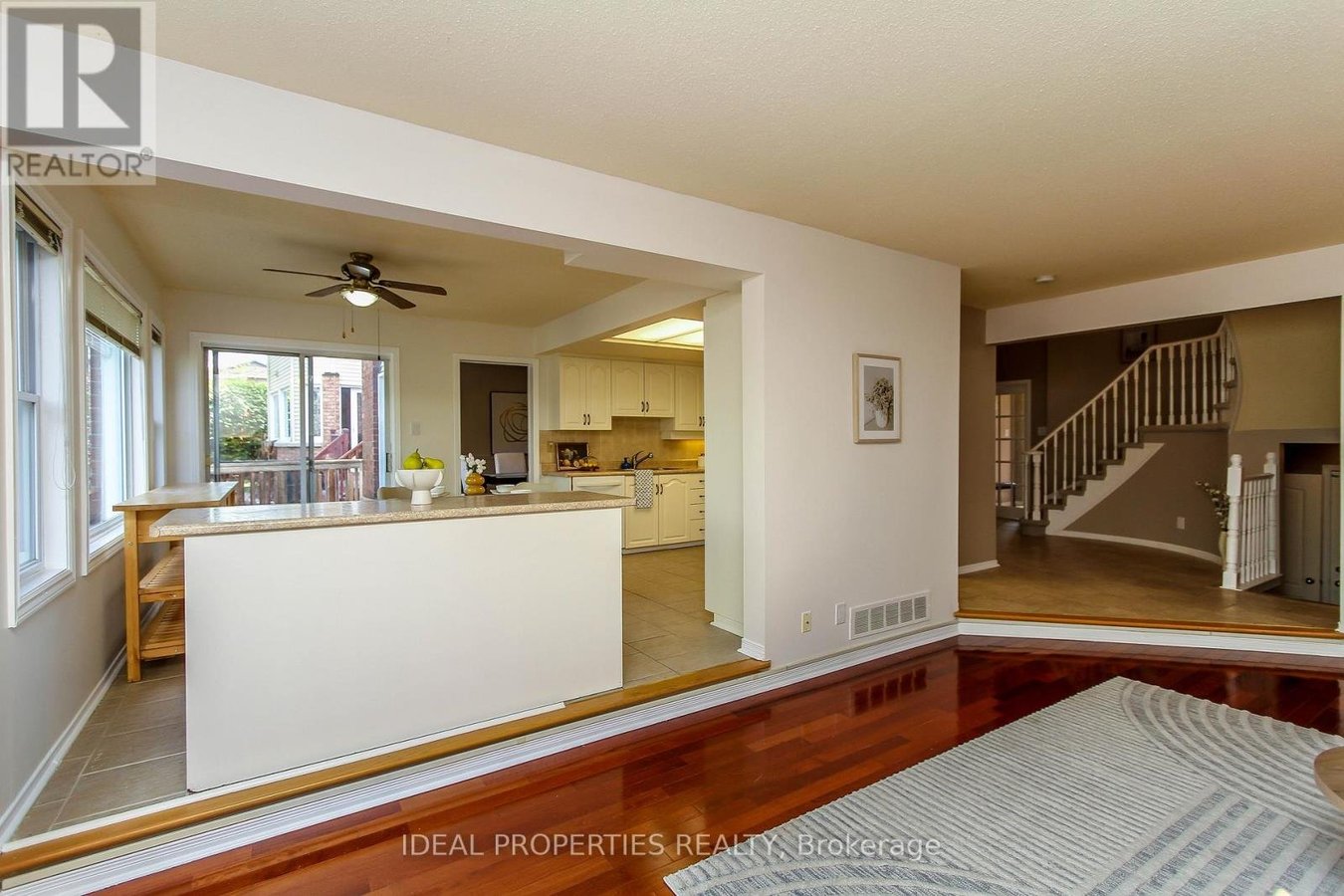 39 HUNTINGS END AVENUE - Photo 13